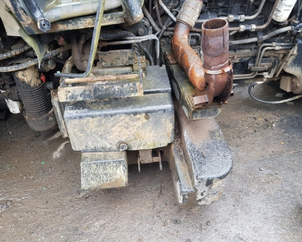 New Holland Case T7000, Puma Series T7030 Fuel Tank Secondary 87546879 - Fuel tank: picture 2 New Holland Case T7000, Puma Series T7030 Fuel Tank Secondary 87546879 - Fuel tank: picture 2