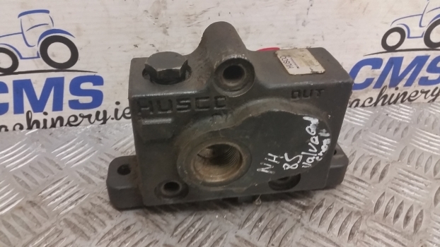New Holland Nhseries Husco Bachoe Control Valve, Hydraulic Out Section 85801189 - Hydraulic valve for Farm tractor: picture 2 New Holland Nhseries Husco Bachoe Control Valve, Hydraulic Out Section 85801189 - Hydraulic valve for Farm tractor: picture 2