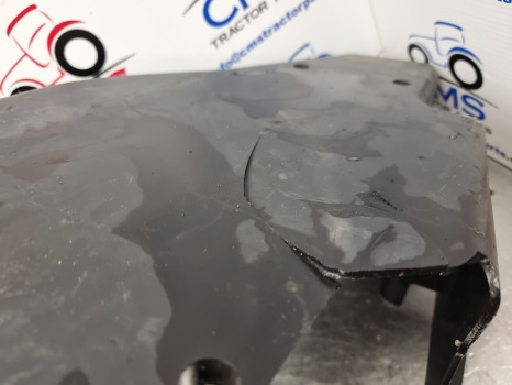 New Holland T7.200, T7, Case Puma, Fuel Tank Cover 84321671, 84362404 - Fuel tank: picture 3 New Holland T7.200, T7, Case Puma, Fuel Tank Cover 84321671, 84362404 - Fuel tank: picture 3
