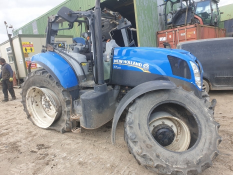 New Holland T7.200 Transmission, Axle, Pto, Hydraulic, Electric Nut Parts - Gearbox: picture 1 New Holland T7.200 Transmission, Axle, Pto, Hydraulic, Electric Nut Parts - Gearbox: picture 1