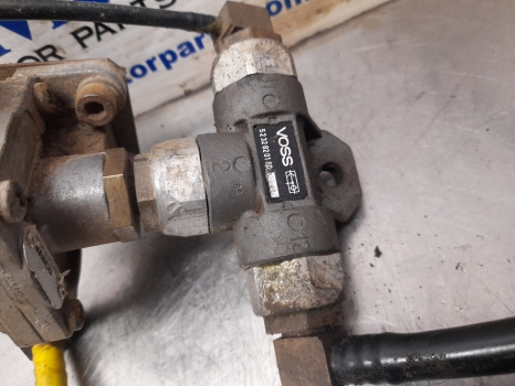 New Holland T7030 Air Trailer Brake Valve, Check Valve 82033387, 9735000000, - Brake valve for Agricultural machinery: picture 3 New Holland T7030 Air Trailer Brake Valve, Check Valve 82033387, 9735000000, - Brake valve for Agricultural machinery: picture 3