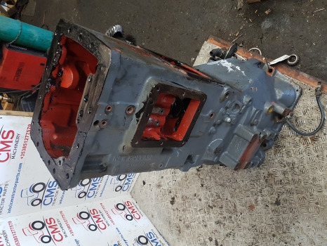 New Holland Tm, 60 Transmission Housing 5164693, 5181429, 5183646, 47125543 - Gearbox: picture 2 New Holland Tm, 60 Transmission Housing 5164693, 5181429, 5183646, 47125543 - Gearbox: picture 2
