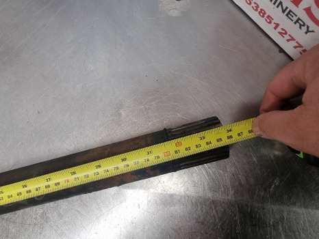 Valtra 6400, 6000, 8000 Series, Front Axle Drive Shaft V32519510 - Front axle: picture 4 Valtra 6400, 6000, 8000 Series, Front Axle Drive Shaft V32519510 - Front axle: picture 4