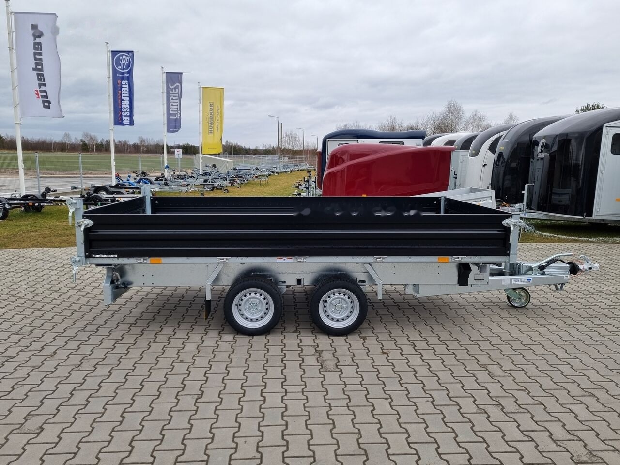 Humbaur HTK 3500.37 dumping trailer tipper black paint steel sides 3.5T - Tipper trailer: picture 3 Humbaur HTK 3500.37 dumping trailer tipper black paint steel sides 3.5T - Tipper trailer: picture 3