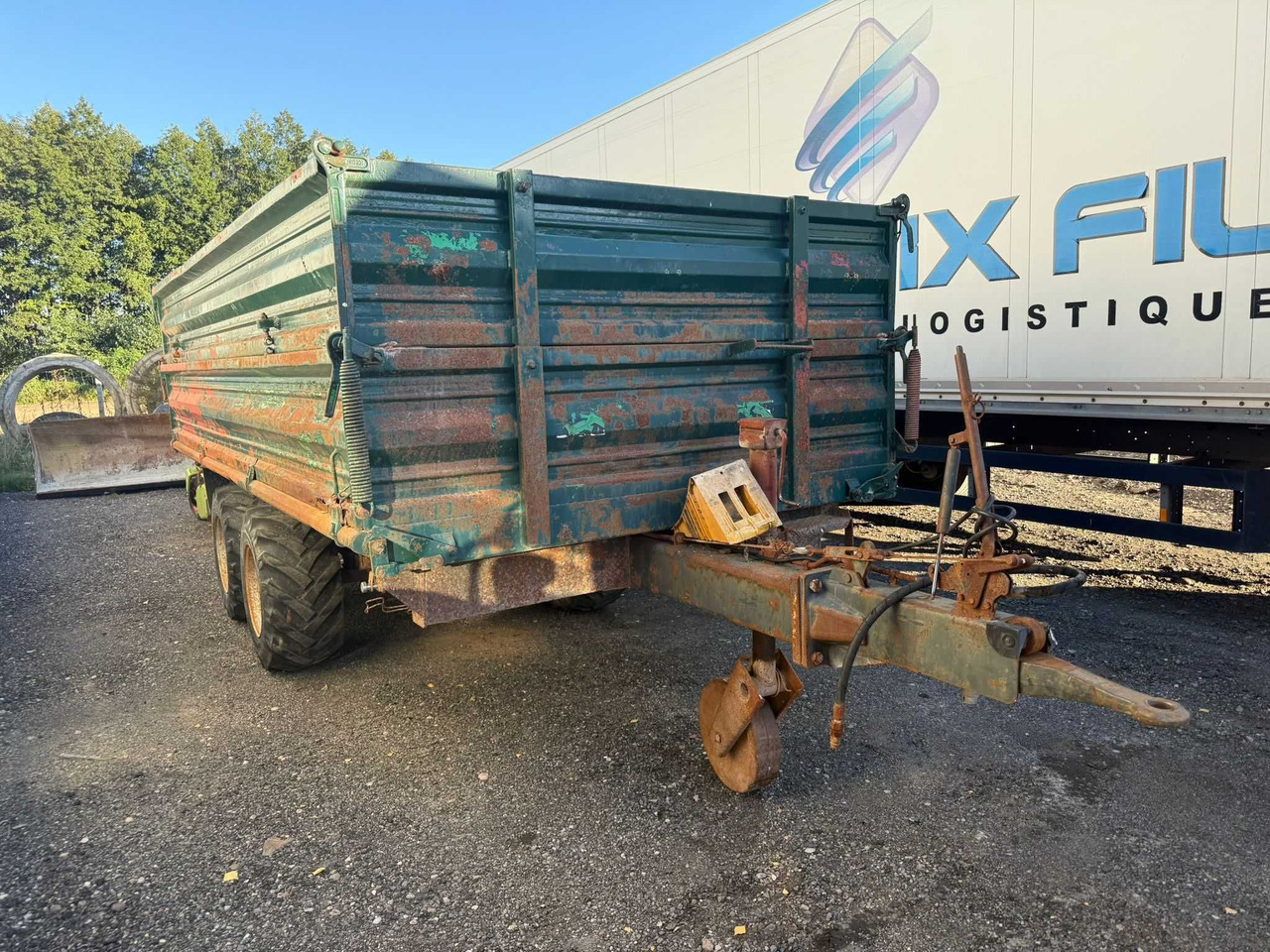 Przyczepa tandem wywrotka 3-stronna ,resory , Reisch , DMC 8 t.,1999 r - Farm trailer: picture 2 Przyczepa tandem wywrotka 3-stronna ,resory , Reisch , DMC 8 t.,1999 r - Farm trailer: picture 2