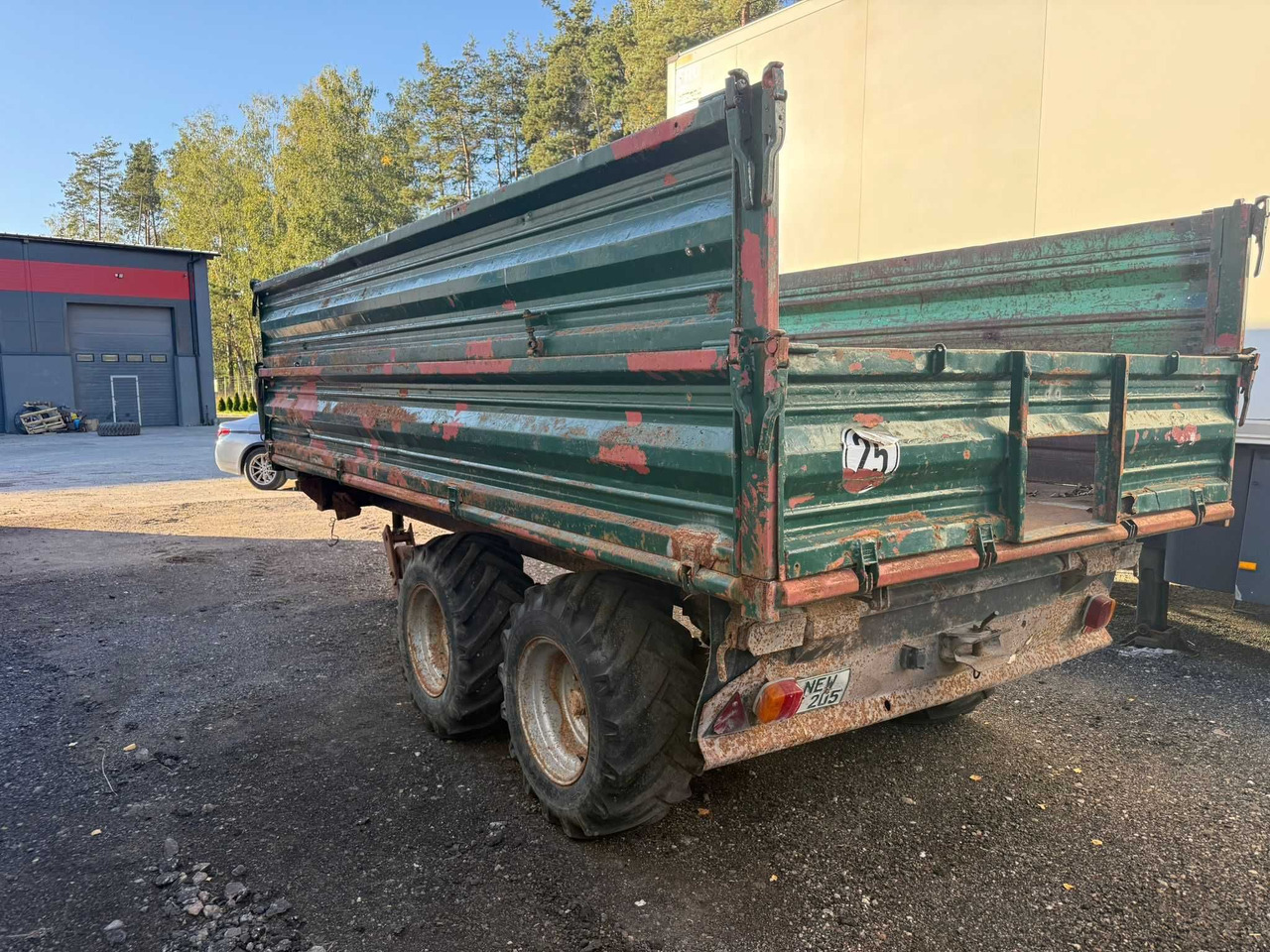 Przyczepa tandem wywrotka 3-stronna ,resory , Reisch , DMC 8 t.,1999 r - Farm trailer: picture 3 Przyczepa tandem wywrotka 3-stronna ,resory , Reisch , DMC 8 t.,1999 r - Farm trailer: picture 3