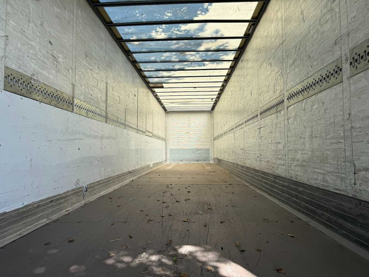 Schmitz Izoterma Kontener Box, 2015 r , z Francji - Closed box semi-trailer: picture 5 Schmitz Izoterma Kontener Box, 2015 r , z Francji - Closed box semi-trailer: picture 5