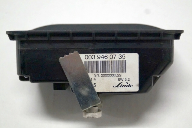Linde 0039460735 | Display SW3.2 Display SW3.2 - Dashboard for Material handling equipment: picture 2 Linde 0039460735 | Display SW3.2 Display SW3.2 - Dashboard for Material handling equipment: picture 2