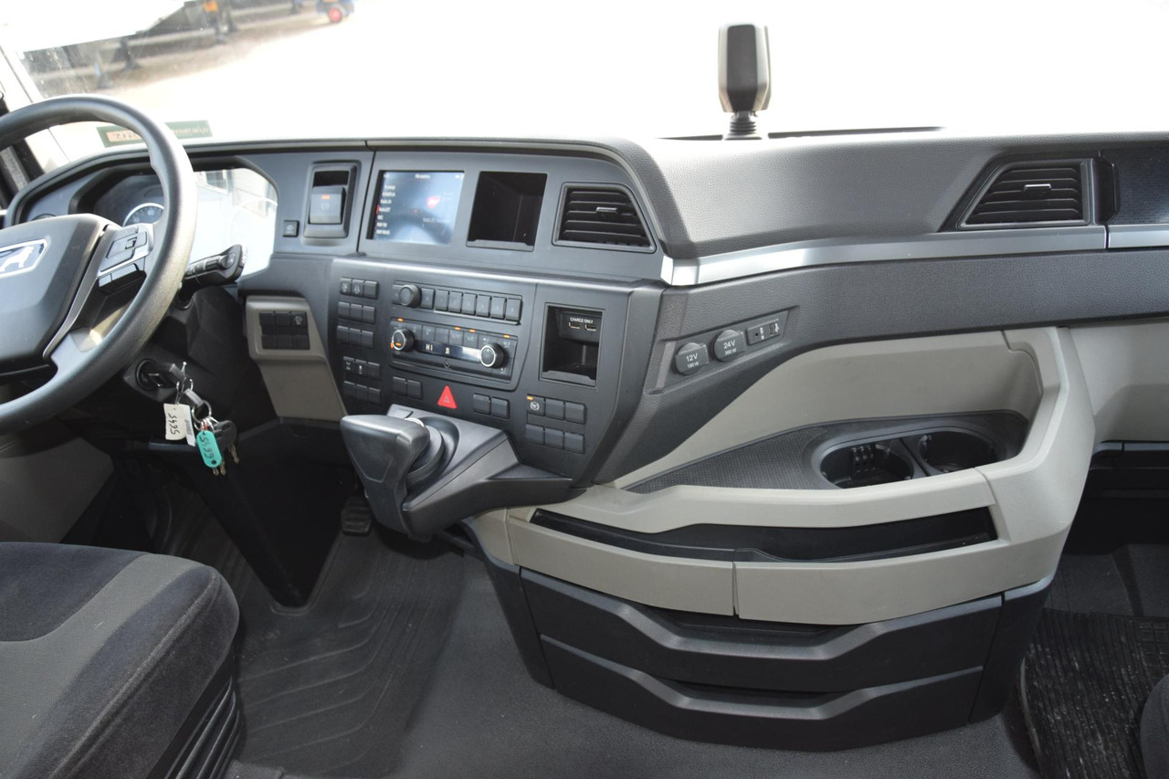 Tractor unit MAN TGX 18.470 GX: picture 11
