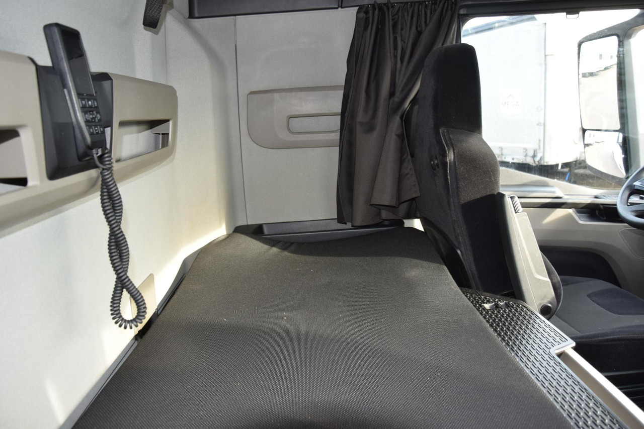 Tractor unit MAN TGX 18.470 GX: picture 12