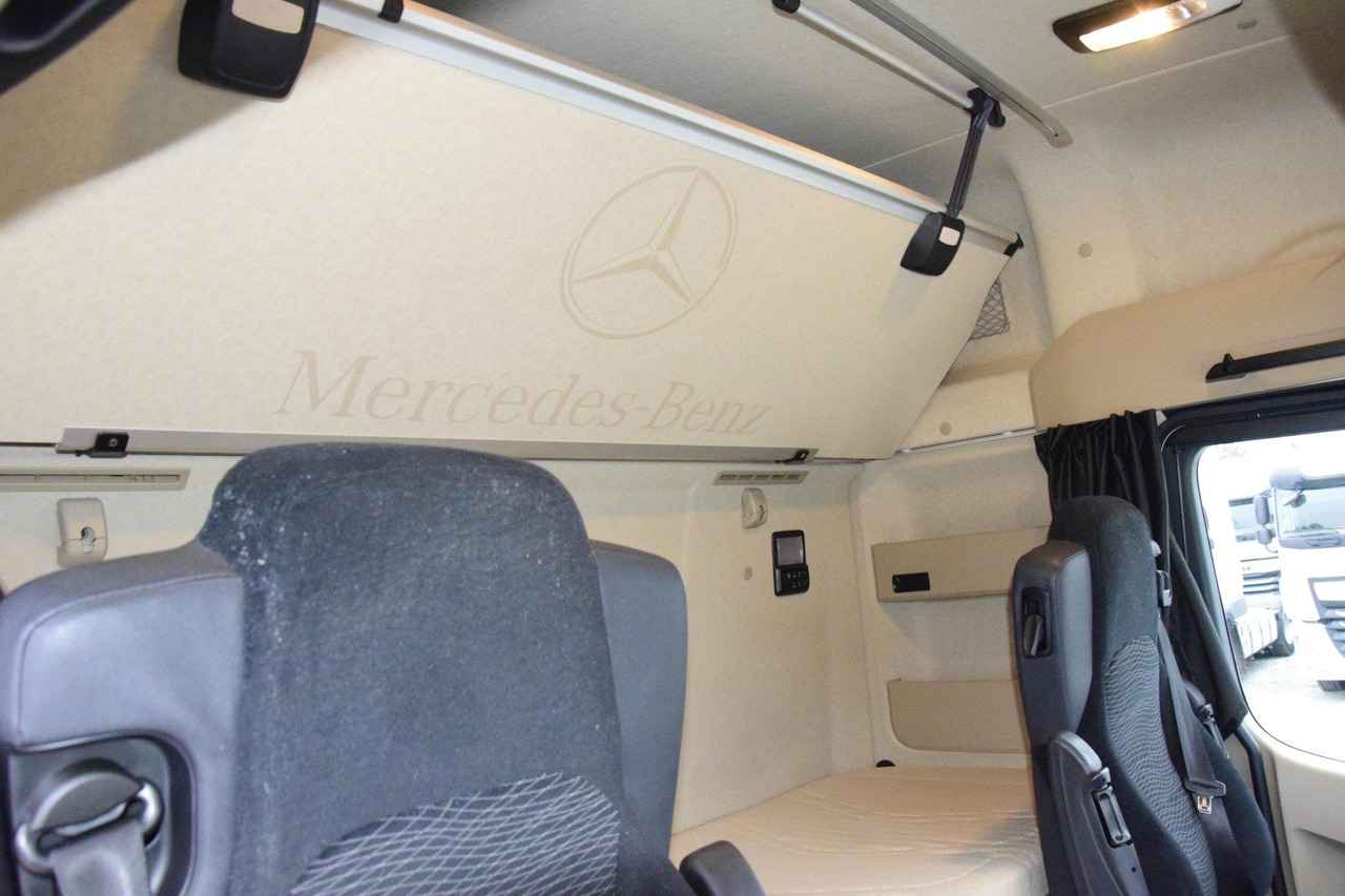 Tractor unit Mercedes-Benz Actros 5 1845 BigSpace: picture 13