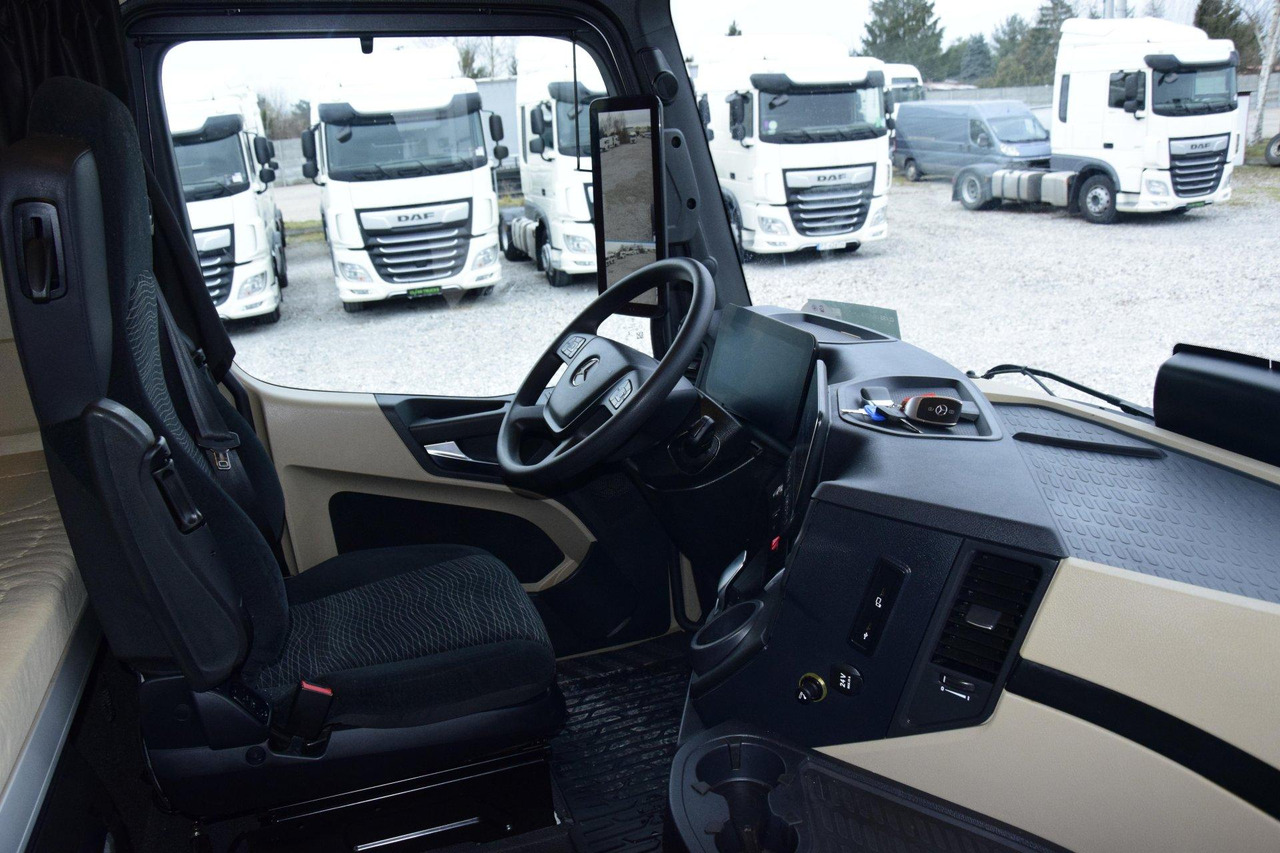 Tractor unit Mercedes-Benz Actros 5 1845 BigSpace: picture 15