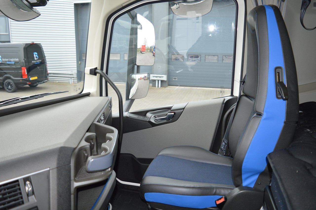 Tractor unit Volvo FH 460 Globetrotter XL i-Save: picture 8
