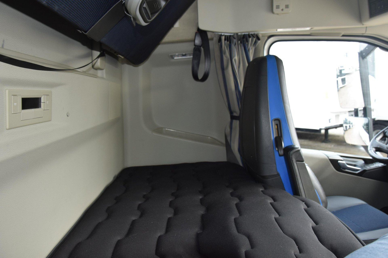 Tractor unit Volvo FH 460 Globetrotter XL i-Save: picture 12