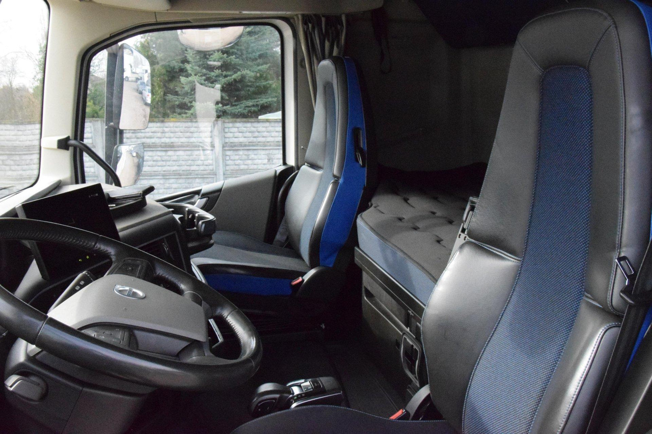 Tractor unit Volvo FH 460 Globetrotter XL i-Save: picture 9