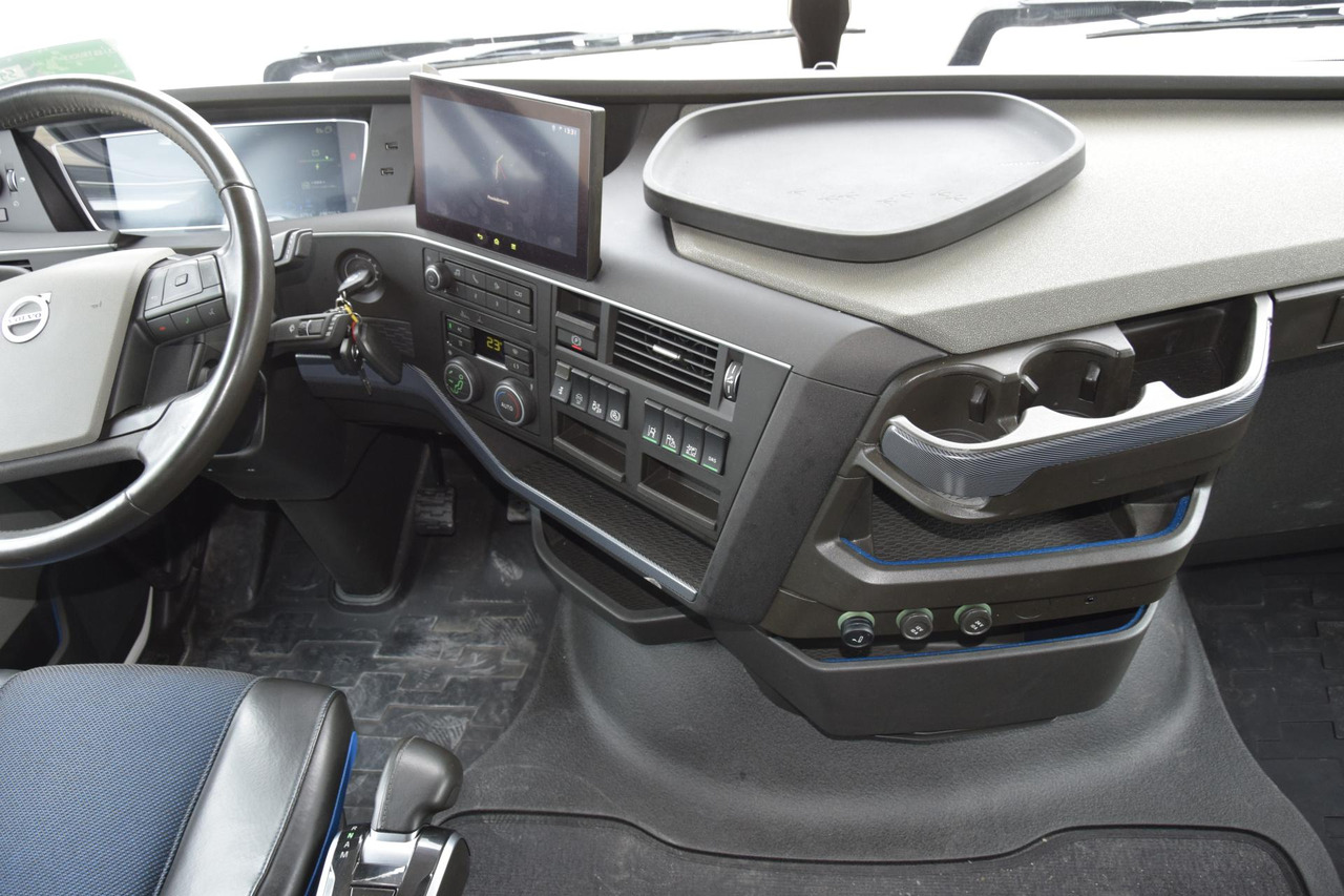 Tractor unit Volvo FH 500 Globetrotter XL: picture 12