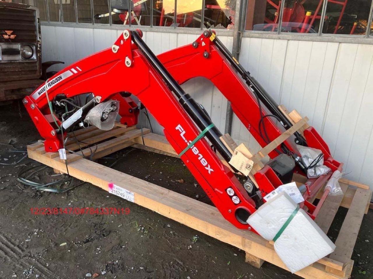 ALÖ X5SDME / MF FL3919X - Front loader for tractor: picture 1 ALÖ X5SDME / MF FL3919X - Front loader for tractor: picture 1