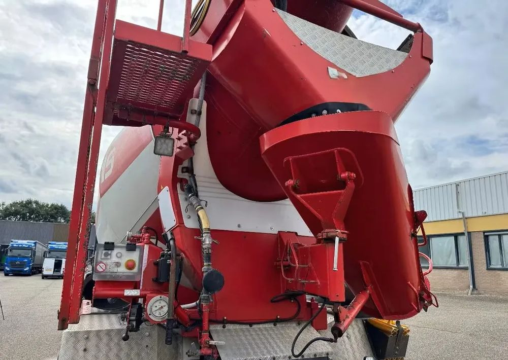 MAN TGS 35.420 8x4 – betonowóz Stetter 9 m³- Euro 6 - Concrete mixer truck: picture 5 MAN TGS 35.420 8x4 – betonowóz Stetter 9 m³- Euro 6 - Concrete mixer truck: picture 5