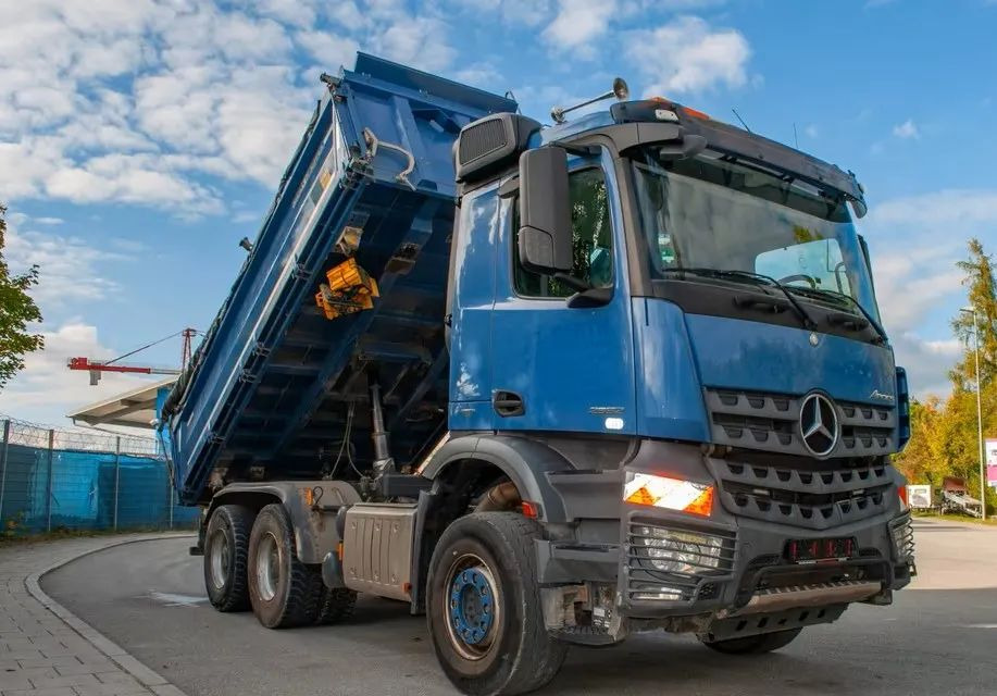 Mercedes-Benz Arocs 2652 6x4 – Wywrotka trójstronna Meiller z Bordmatik (Euro 6) - Tipper: picture 2 Mercedes-Benz Arocs 2652 6x4 – Wywrotka trójstronna Meiller z Bordmatik (Euro 6) - Tipper: picture 2