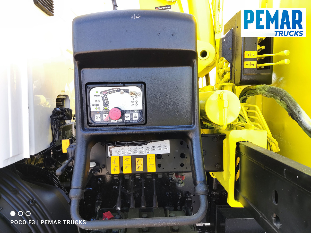 Crane truck SCANIA P 250 GRUA CAJA FIJA: picture 19