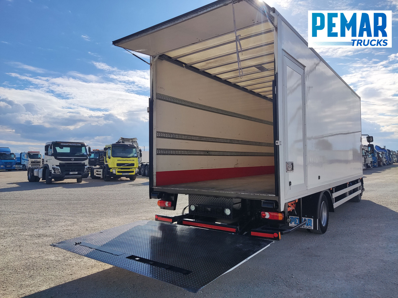 Box truck VOLVO FL 210 12T CAJA CERRADA: picture 18