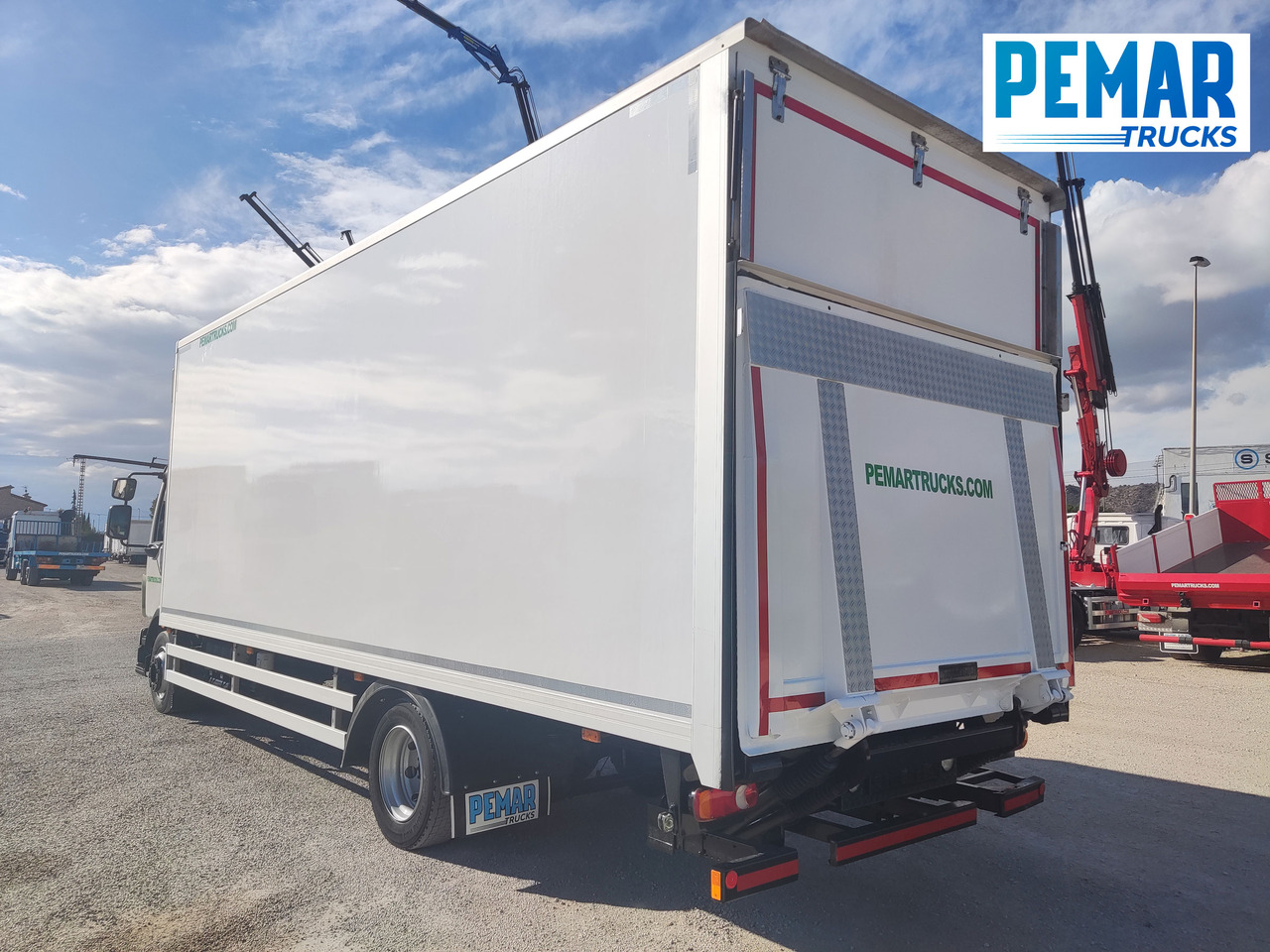 Box truck VOLVO FL 210 12T CAJA CERRADA: picture 7
