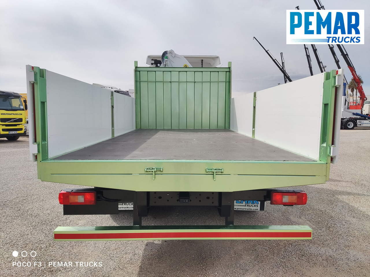 Dropside/ Flatbed truck, Crane truck VOLVO FM 330 4X2 GRUA CAJA FIJA: picture 11