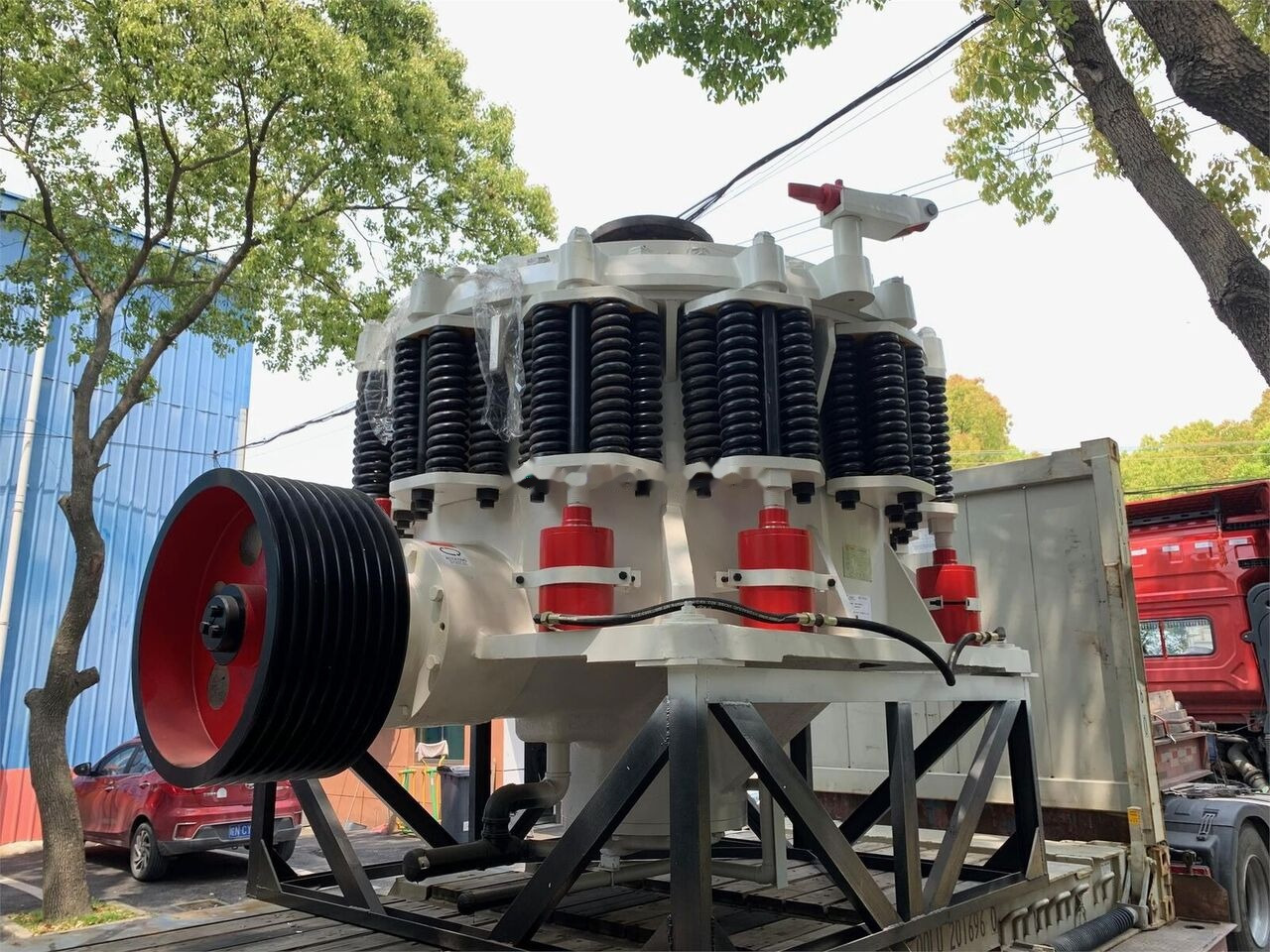 Kinglink 5.5 Feet Symons Cone Crusher KLC1680 - Cone crusher: picture 3 Kinglink 5.5 Feet Symons Cone Crusher KLC1680 - Cone crusher: picture 3