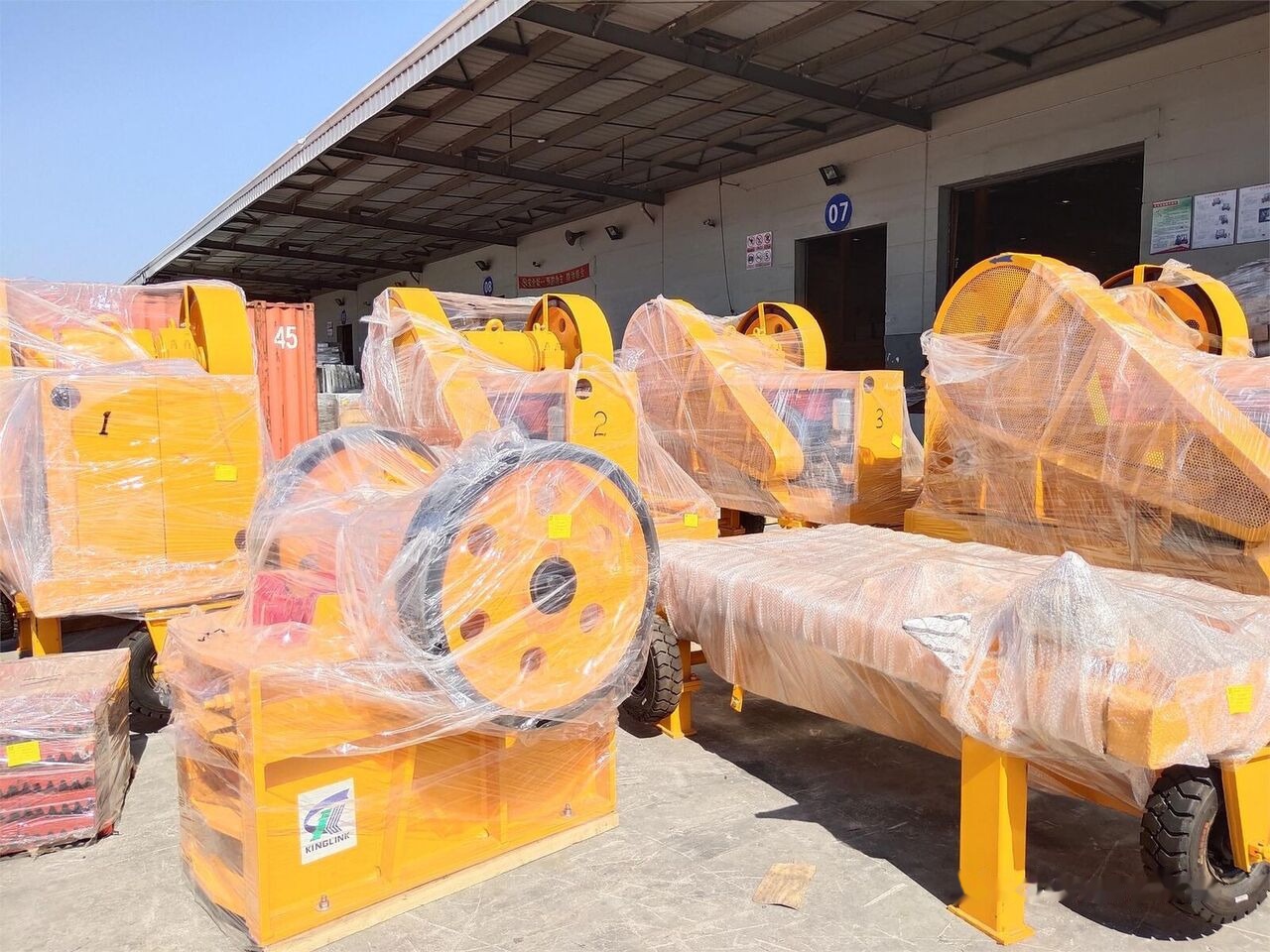 Kinglink Diesel engine Driven Portable Jaw Crusher - Jaw crusher: picture 3 Kinglink Diesel engine Driven Portable Jaw Crusher - Jaw crusher: picture 3