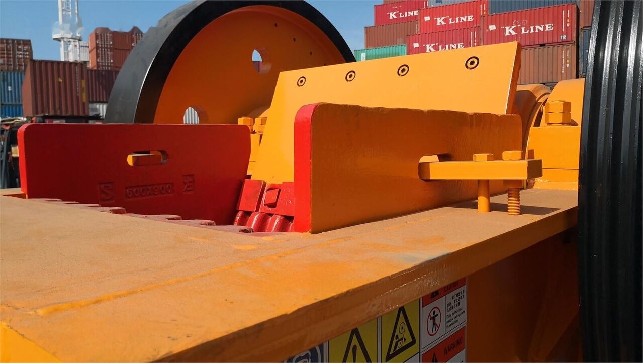 Kinglink High strength PE600x900 Jaw Crusher | Iron Ore - Jaw crusher: picture 2 Kinglink High strength PE600x900 Jaw Crusher | Iron Ore - Jaw crusher: picture 2