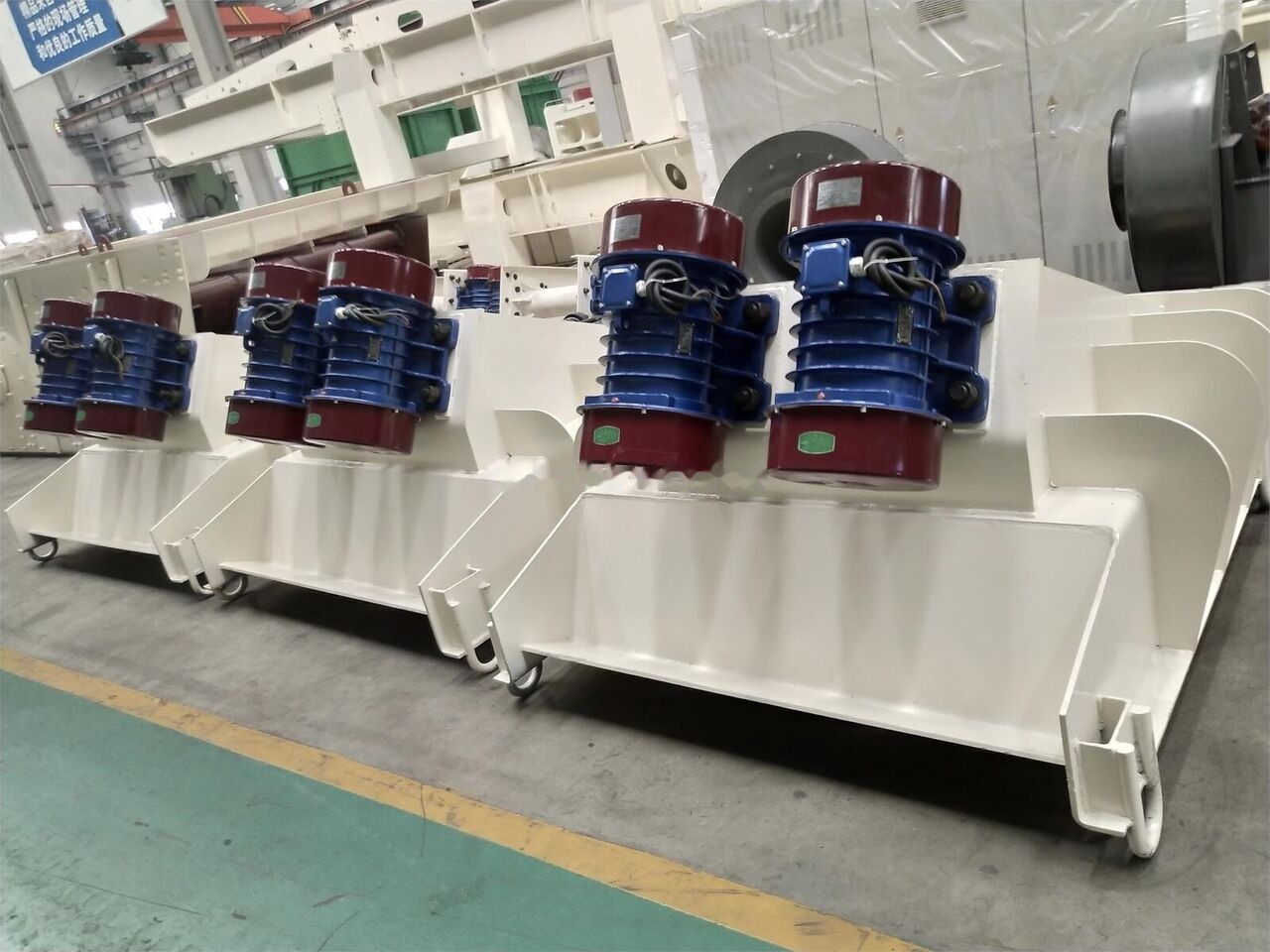 Kinglink Transit Hopper Pan Vibrating feeder GZG1012 - Mining machinery: picture 1 Kinglink Transit Hopper Pan Vibrating feeder GZG1012 - Mining machinery: picture 1