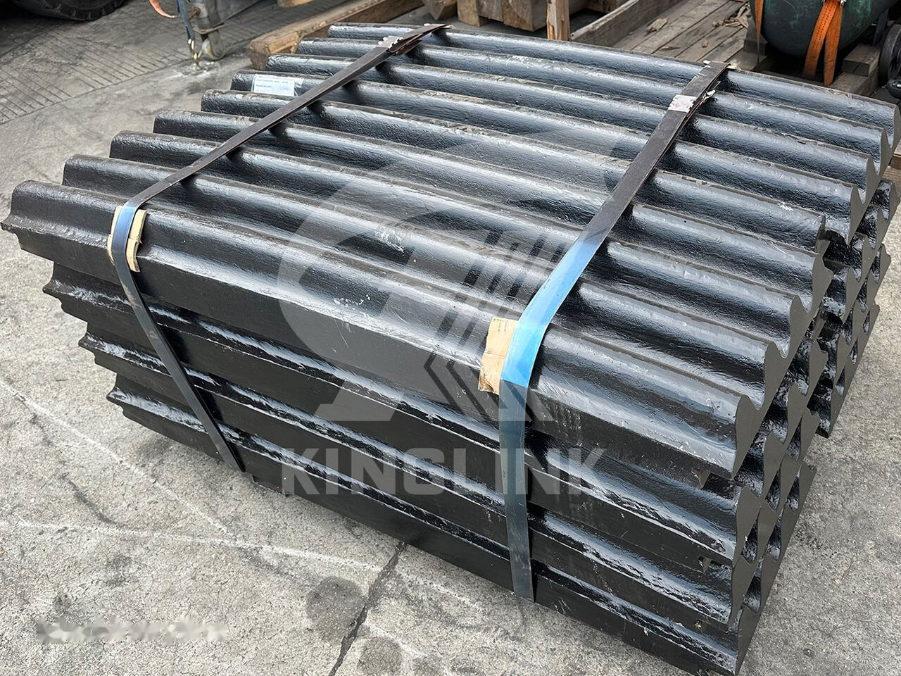Movable and Fixed Jaw Plates for CT2036 CT3042 | Kinglink 17003346 for crusher - Spare parts for Crusher: picture 1 Movable and Fixed Jaw Plates for CT2036 CT3042 | Kinglink 17003346 for crusher - Spare parts for Crusher: picture 1