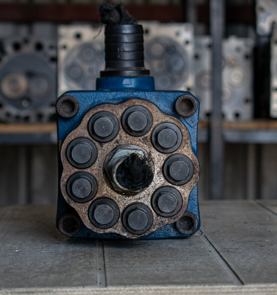 KAZEL PUMP WITH 9 SINGLE ACTING PISTONS - Hydraulic pump for Truck: picture 1 KAZEL PUMP WITH 9 SINGLE ACTING PISTONS - Hydraulic pump for Truck: picture 1