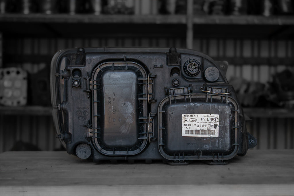 MERCEDES-BENZ ACTROS MP II - DRIVER'S - Headlight for Truck: picture 2 MERCEDES-BENZ ACTROS MP II - DRIVER'S - Headlight for Truck: picture 2