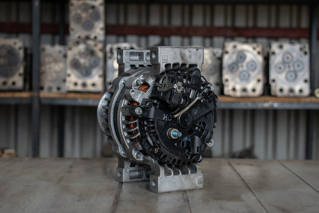 MERCEDES-BENZ ACTROS MP IV - EURO VI - Alternator for Truck: picture 3 MERCEDES-BENZ ACTROS MP IV - EURO VI - Alternator for Truck: picture 3