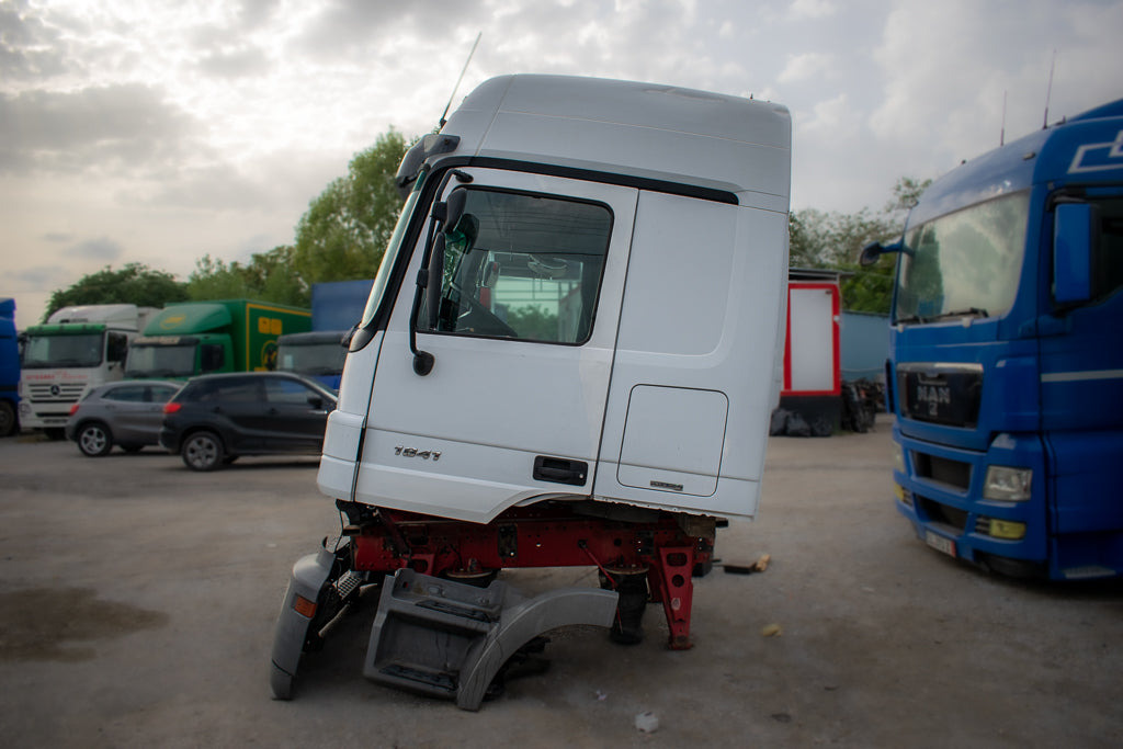 MERCEDES-BENZ ACTROS MP2 LARGE (MEGA) - Cab for Truck: picture 3 MERCEDES-BENZ ACTROS MP2 LARGE (MEGA) - Cab for Truck: picture 3