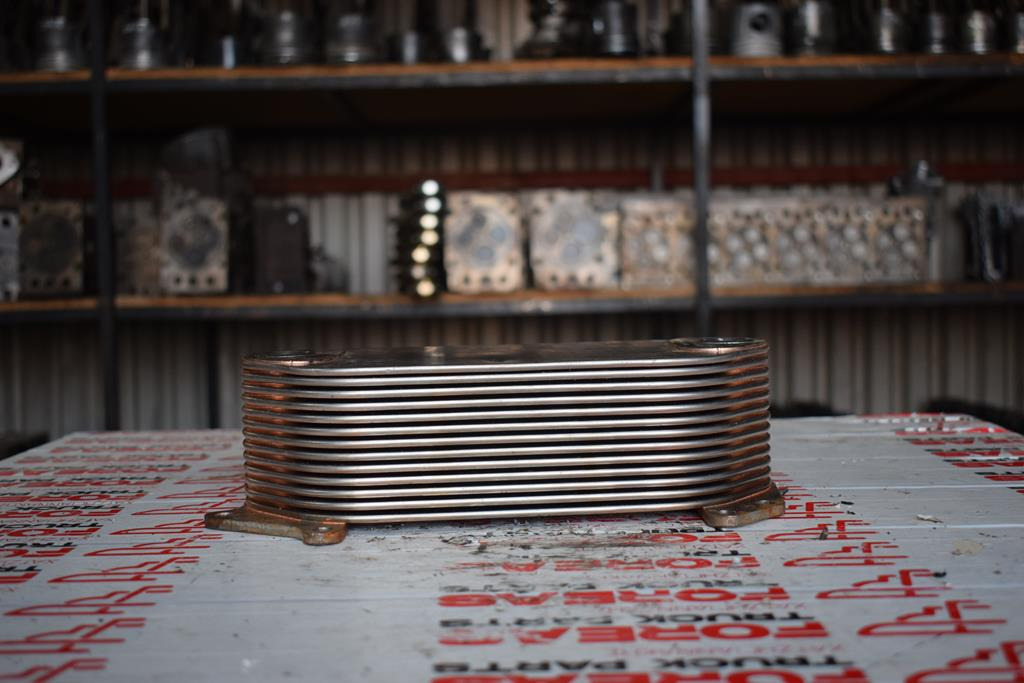 MERCEDES-BENZ ACTROS MP4 - Oil cooler for Truck: picture 1 MERCEDES-BENZ ACTROS MP4 - Oil cooler for Truck: picture 1