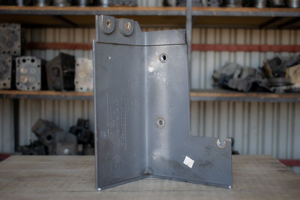 MERCEDES-BENZ ATEGO CABIN FRONT FENDER EXTENSION - Fender for Truck: picture 2 MERCEDES-BENZ ATEGO CABIN FRONT FENDER EXTENSION - Fender for Truck: picture 2