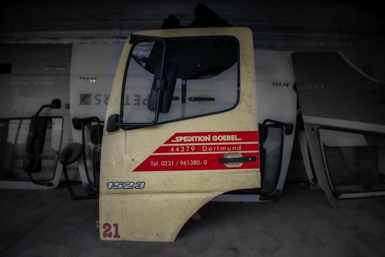 MERCEDES-BENZ ATEGO I - DRIVER - Door and parts for Truck: picture 1 MERCEDES-BENZ ATEGO I - DRIVER - Door and parts for Truck: picture 1