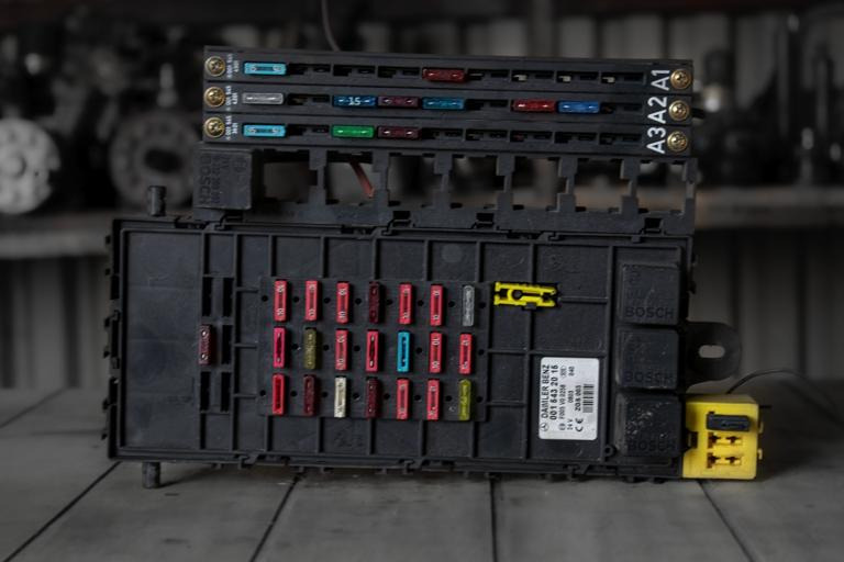 MERCEDES-BENZ ATEGO I - Fuse for Truck: picture 1 MERCEDES-BENZ ATEGO I - Fuse for Truck: picture 1