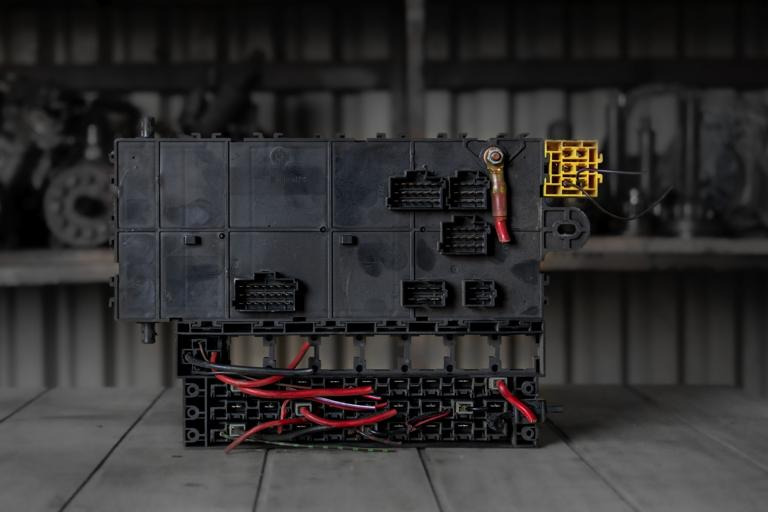 MERCEDES-BENZ ATEGO I - Fuse for Truck: picture 2 MERCEDES-BENZ ATEGO I - Fuse for Truck: picture 2