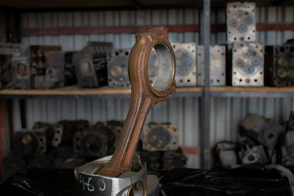 MERCEDES-BENZ AXOR EURO V WITH ENGINE CODE OM 460 - Connecting rod for Truck: picture 3 MERCEDES-BENZ AXOR EURO V WITH ENGINE CODE OM 460 - Connecting rod for Truck: picture 3