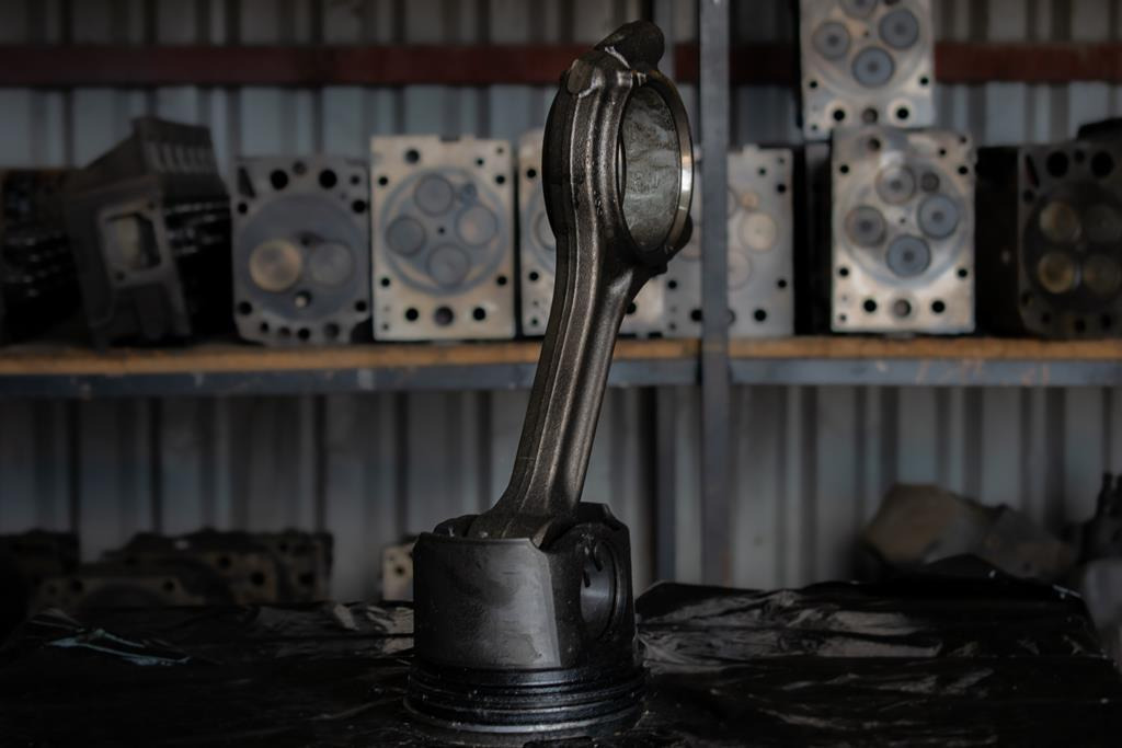 MERCEDES-BENZ AXOR EURO V WITH ENGINE CODE OM 460 - Connecting rod for Truck: picture 4 MERCEDES-BENZ AXOR EURO V WITH ENGINE CODE OM 460 - Connecting rod for Truck: picture 4