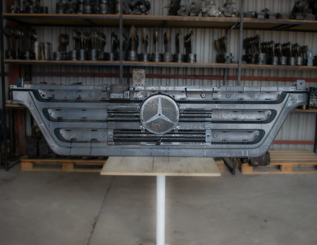 MERCEDES-BENZ AXOR II - Hood for Truck: picture 2 MERCEDES-BENZ AXOR II - Hood for Truck: picture 2