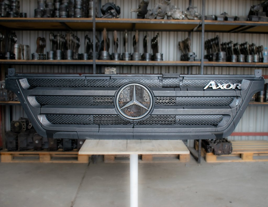 MERCEDES-BENZ AXOR II - Hood for Truck: picture 1 MERCEDES-BENZ AXOR II - Hood for Truck: picture 1