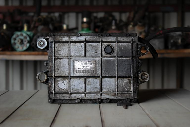 MERCEDES-BENZ AXOR OM 457 - ECU for Truck: picture 3 MERCEDES-BENZ AXOR OM 457 - ECU for Truck: picture 3
