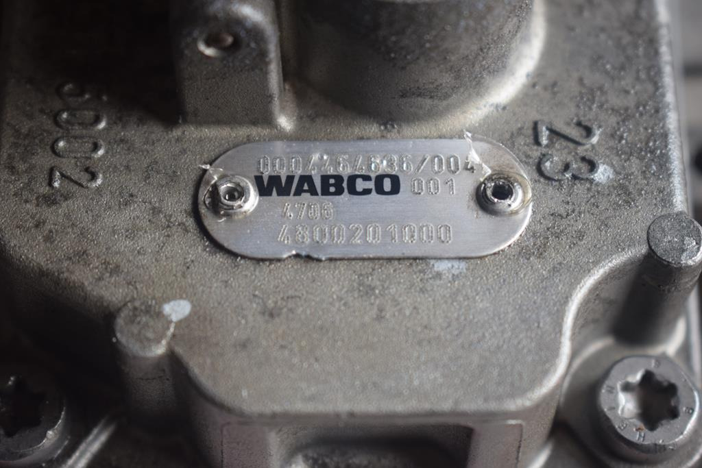 MERCEDES-BENZ BRAKE VALVE - 000 446 4636 - Brake valve for Truck: picture 4 MERCEDES-BENZ BRAKE VALVE - 000 446 4636 - Brake valve for Truck: picture 4