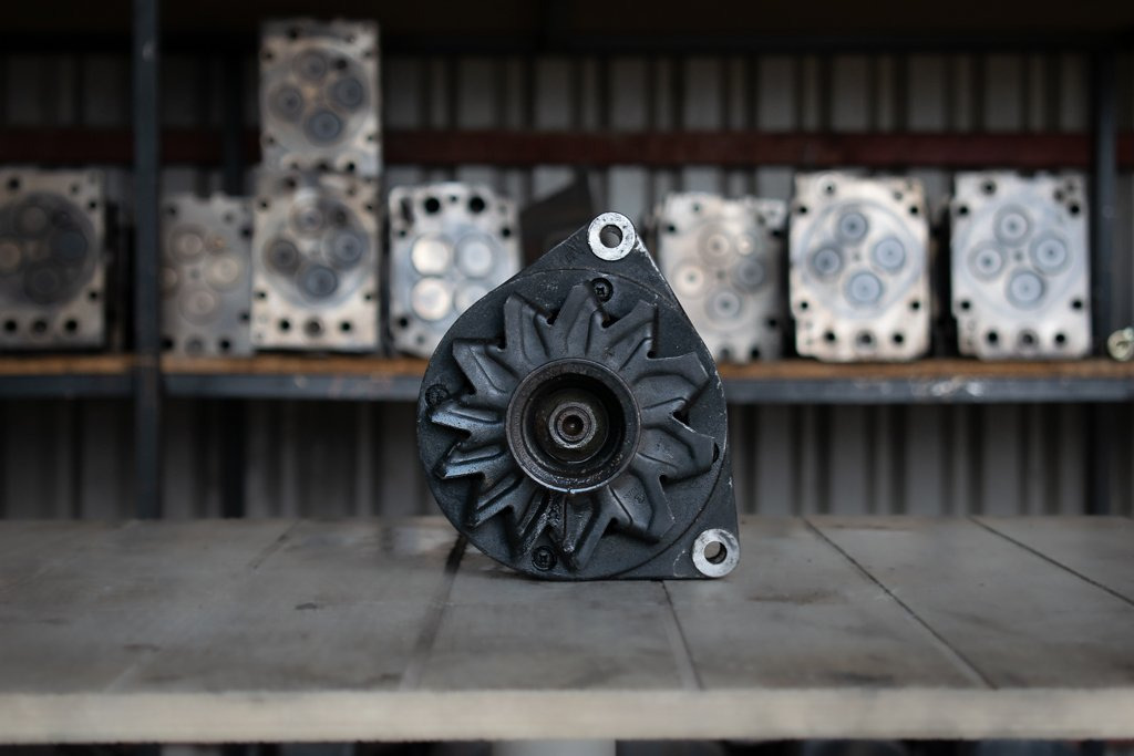 MERCEDES-BENZ MRS 381-389 - Alternator for Truck: picture 2 MERCEDES-BENZ MRS 381-389 - Alternator for Truck: picture 2