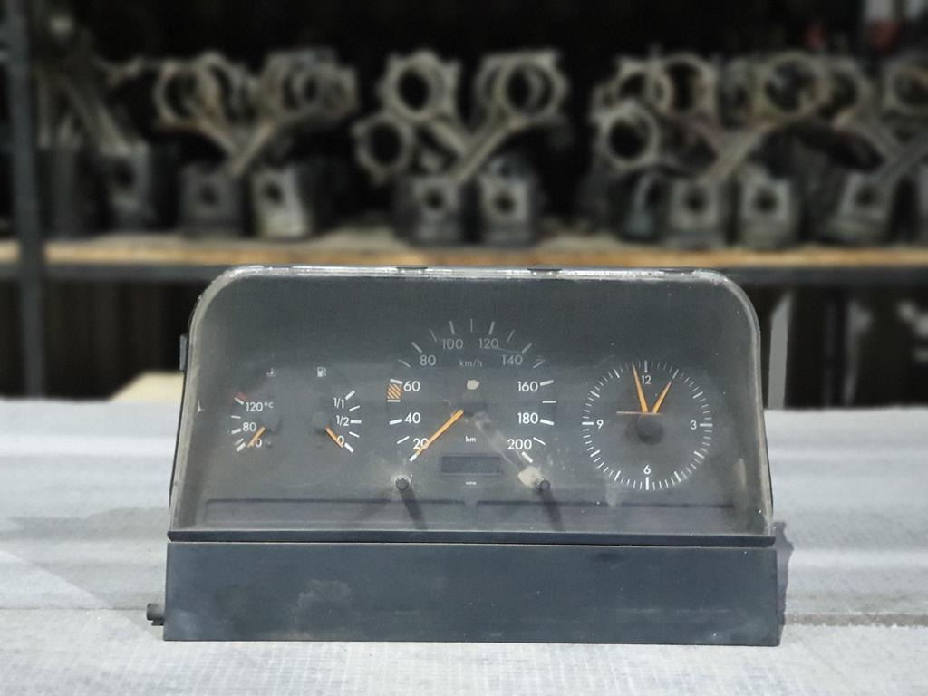 MERCEDES-BENZ SPRINTER 312 - Dashboard for Truck: picture 2 MERCEDES-BENZ SPRINTER 312 - Dashboard for Truck: picture 2