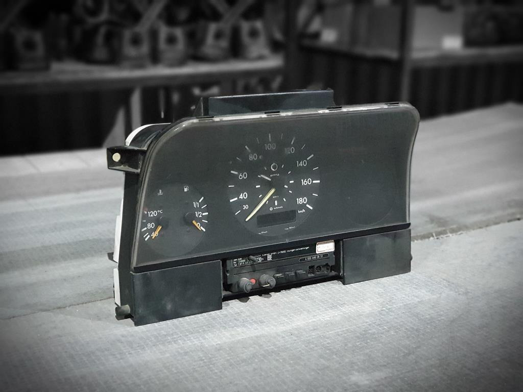 MERCEDES-BENZ SPRINTER 412 - Dashboard for Truck: picture 1 MERCEDES-BENZ SPRINTER 412 - Dashboard for Truck: picture 1